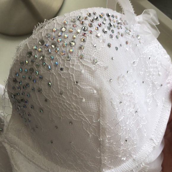 Victoria’s Secret white lace corset 💋 - Picture 3 of 6